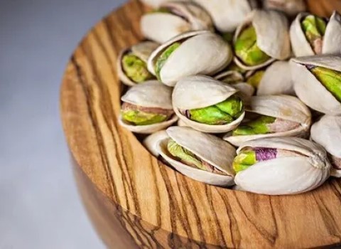 قیمت خرید پسته اکبری خام با فروش عمده